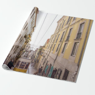 PAPIER CADEAU VÉHICULE JAUNE ET GRIS PASSANT SUR LA ROUTE