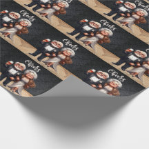 Vieux couple amusant habillé pour la ville