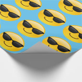 Papier Cadeau Visage de sourire avec des lunettes de soleil (Coin)