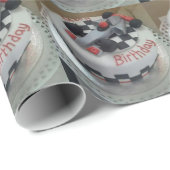 Papier Cadeau voiture de course d'anniversaire heureuse (Coin rond)