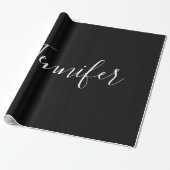 Papier Cadeau Votre nom | Écriture blanche élégante sur fond noi (Déroulé)