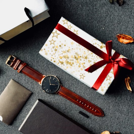 Papier Cadeau Wrapping Paper with golden stars