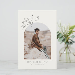 Papier Classe de 2025 Arc beige Invitation de graduation