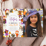 Papier Costume Budget Fille Halloween Fête d'anniversaire<br><div class="desc">Famille Invitation et amis pour un moment de spooktacular avec ces invitations à la fête d'anniversaire d'Halloween mignonnes. Le côté gauche de cette conception budgétaire est orné d'une bordure peinte à la main de personnages d'Halloween amusants, il y a des enfants en costumes, chats noirs, chauves-souris, citrouilles souriants, fantômes, squelette...</div>