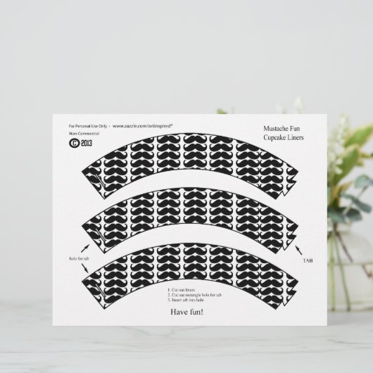 Papier Cupcake Liners - Mustache Fun (Debout devant)