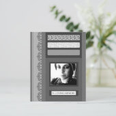 Papier dans les annonces de service funéraire de mémoire (Debout devant)