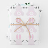 Papier de papier à envelopper de lapin de Pâques - (En situation)
