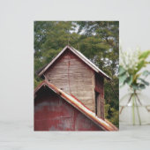 Papier Dôme de grange rouge décoloré (Debout devant)