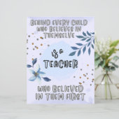 Papier Don d'appréciation de l'enseignant. (Debout devant)