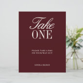 Papier Élégante Bourgogne Prendre Un Mariage Faveur Signe (Debout devant)