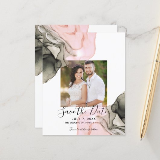 Papier Ethereal Moody Rose Black Inky Enregistrer la date (Devant/Arrière en situation)