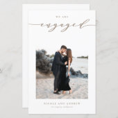 Papier Faire-part de Fiançailles de script Whimsical Taup (Devant / Derrière)