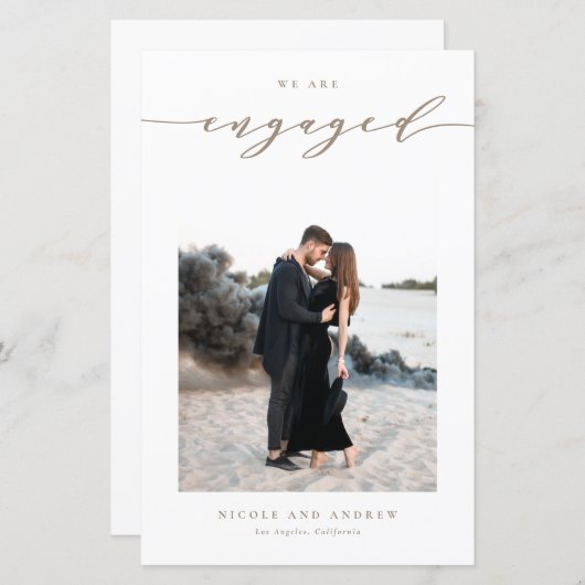 Papier Faire-part de Fiançailles de script Whimsical Taup (Devant / Derrière)