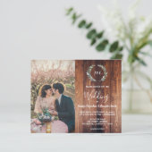 Papier Faire-part de mariage photo monogramme en bois de  (Debout devant)