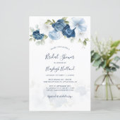 Papier Fête des mariées Dusty Blue Floral Script Invitati (Debout devant)