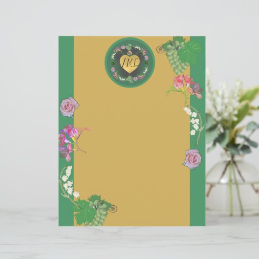 Papier Floral avec raisins vert/or (Debout devant)