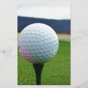 Papier Golf Ball sur un terrain de golf de montagne