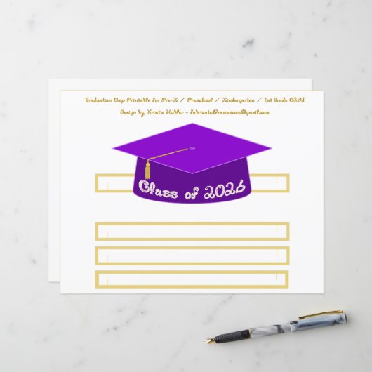Papier Graduation Cap Purple Party Hat 2026 in White (Devant/Arrière en situation)