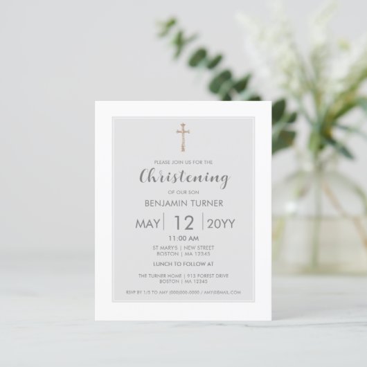 Papier Gris | Christening Budget Invitation (Debout devant)