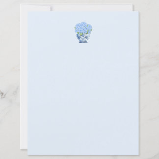 Papier Hydrangeas bleus de Nantucket dans un vase de styl