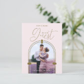 Papier Inexpensive Romantic Pink Arch Photo & Initials QR (Debout devant)