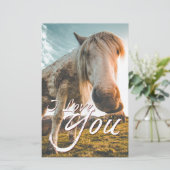 Papier Je t'aime avec cheval regardant (Debout devant)