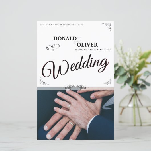 Papier Mains d'un couple de Mariages gais avec anneaux (Debout devant)