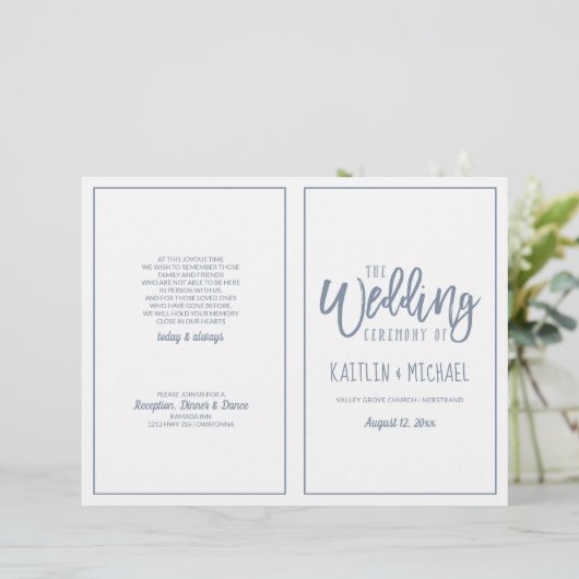 Papier Mariage Moderne Brush Script - Dusty Blue Programm (Debout devant)