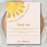 Papier Merci du Baby shower solaire budgétaire<br><div class="desc">Ce carte de remerciements de baby shower économique comporte le texte "Un petit rayon de soleil est presque ici !" avec un soleil d'aquarelle jaune sur un arrière - plan crème. Parfait pour un baby shower sans distinction de genre. Facile à personnaliser. Utilisez l'outil de conception pour modifier la taille,...</div>