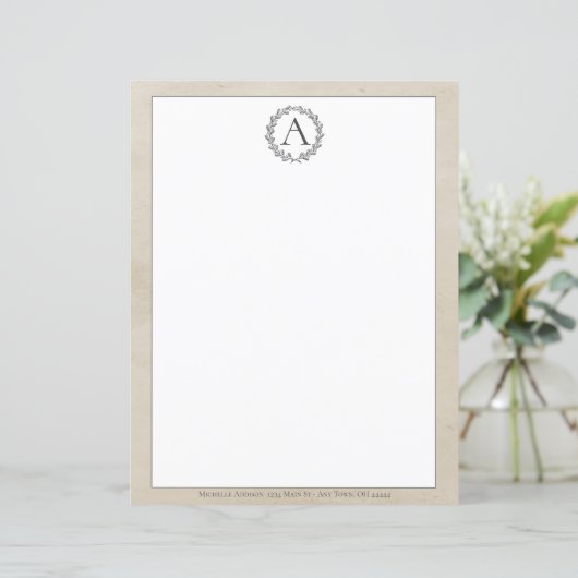 Papier Monogramme de couronne beige (Debout devant)