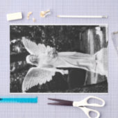 Papier Mousseline Angel tenant des fleurs noir et blanc photo (Artisanat)