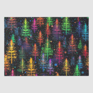 Papier Mousseline Arbre de Noël Coloré Brille Dans une Forêt Sombre