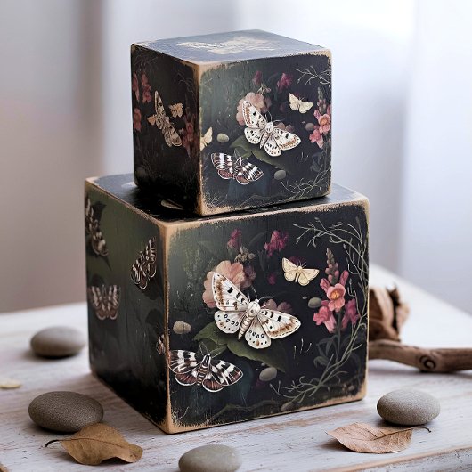 Papier Mousseline Decoupage Woodland Moth Illustration