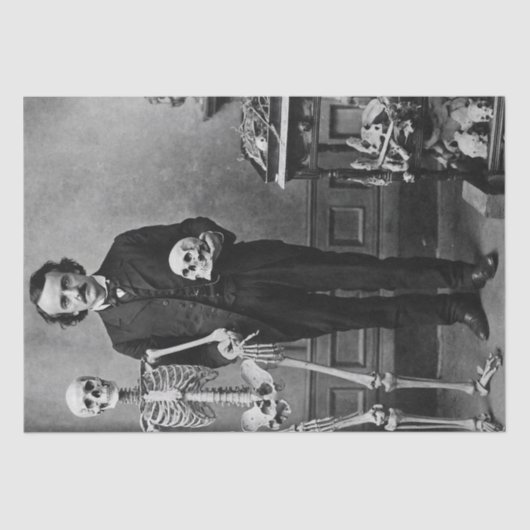 Papier Mousseline Edgar Allan Poe Holding a Skeleton Halloween Art (Recto)