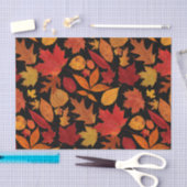 Papier Mousseline Feuille d'automne sur le noir (Artisanat)