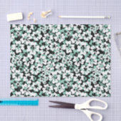 Papier Mousseline Fleurs blanches, turquoise sur le noir. (Artisanat)