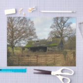 Papier Mousseline Grange d'Angleterre abandonnée avec toit couvert d (Artisanat)