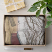 Papier Mousseline Grange rouge avec un arbre épique et un banc suspe (Cadeau)