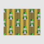 Papier Mousseline Green Snowman sur Gold Christmas<br><div class="desc">Un papier de tissu de Noël très festif avec des petits bonhomme de neige fantaisistes habillés de chapeau et gilet en velours vert, entourés d'étoiles et de cordes dorées posées sur un arrière - plan doré coloré pour donner un véritable ascenseur à vos cadeaux de vacances et aux fêtes de...</div>
