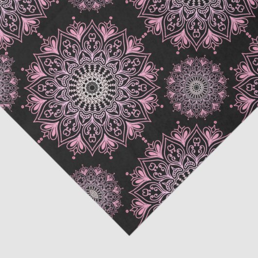 Papier Mousseline Joli mandala rose sur noir | (Détail)