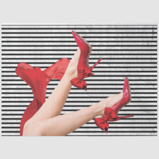 Papier Mousseline La dame avec du papier de tissu de chaussures roug