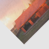 Papier Mousseline La grange rouge dans l'arc-en-ciel d'une pluie (Détail)