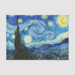Papier Mousseline La nuit étoilée par Vincent Van Gogh<br><div class="desc">Le tableau est dominé par un ciel nocturne rempli d'étoiles et de lune. Il occupe les trois quarts de l'image et semble turbulent, voire agité, avec des motifs intensément tourbillonnants qui semblent rouler à travers sa surface comme des vagues. Il est tapissé d'orbes brillantes, dont la lune du croissant à...</div>