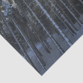 Papier Mousseline Les rayons du soleil traversent la forêt de neige  (Détail)