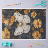 Papier Mousseline Mousse Blanche Reposant Parmi Les Fleurs Jaunes (Artisanat)