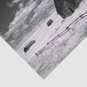 Papier Mousseline Photo en noir et blanc des granges dans un champ d (Détail)