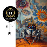 Papier Mousseline Regal Blue Vintage Floral Crowne Spider Art<br><div class="desc">Cette image montre une araignée lunaire ornée d'une couronne de bijoux brillante, dressée contre un arrière - plan floral coloré et minutieusement détaillé. Les couleurs sont vives et harmonieuses, avec des tons dominants de bleu, orange et jaune, qui créent une apparence visuellement frappante et joyeuse. Le style allie imaginaire et...</div>