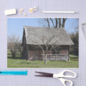 Papier Mousseline Un petit arbre mignon se tient à côté d'un Cabine (Artisanat)