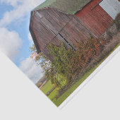 Papier Mousseline Une grange rouge Patinée avec un Twin Tree (Détail)