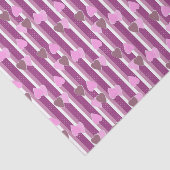 Papier Mousseline Valentine's Day hearts on striped background (Détail)